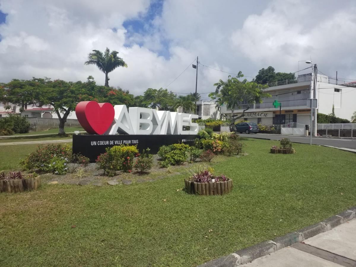 Appartement Centre Guadeloupe, Accessible Et Proche 萨莱比梅 外观 照片
